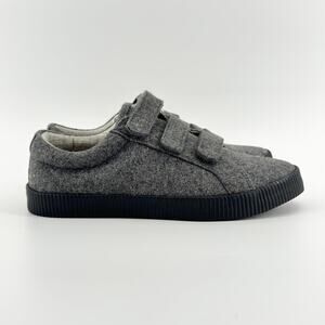 Cat & Jack Kids Size 4 Shoes Grey/Wilson Felt Straps Sneakers New with Tags